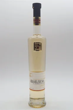 Haselnussspirituose Im Slyrsfass Gereift