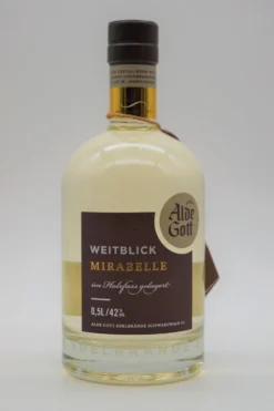 Mirabellenwasser Im Holzfass Gelagert